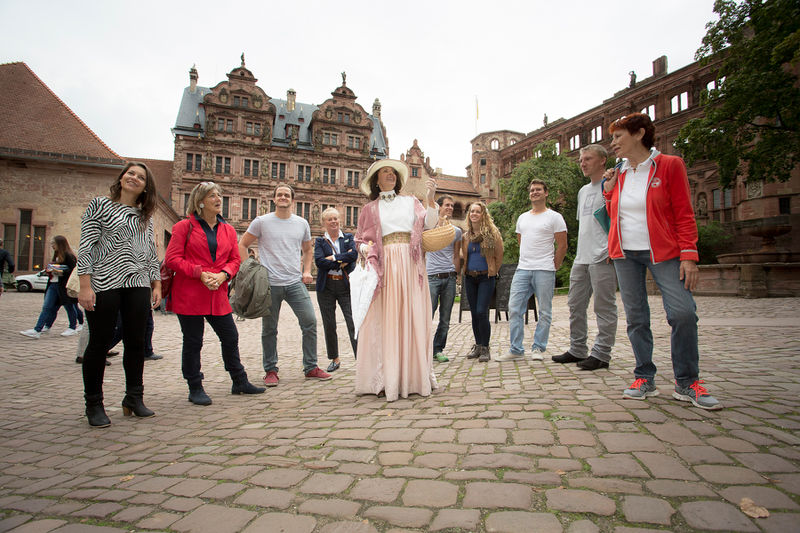 File:Schlossführung © Heidelberg Marketing GmbH Foto Christian Buck.jpg